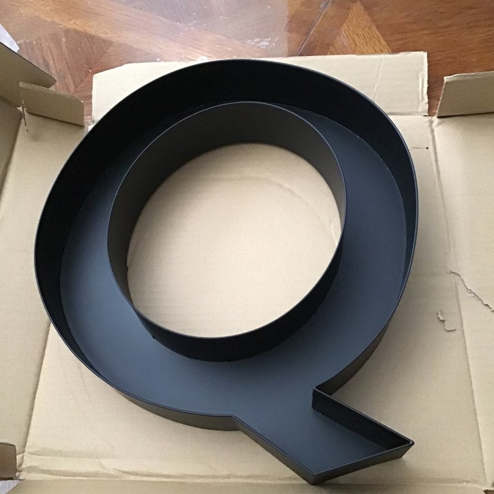 Wine cork holder metal letter Q